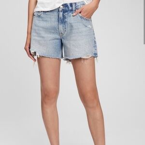 Gap Low Strider Short